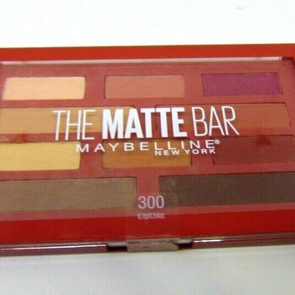 Assorted Cosmetics Bundle - Picture 4 of 14